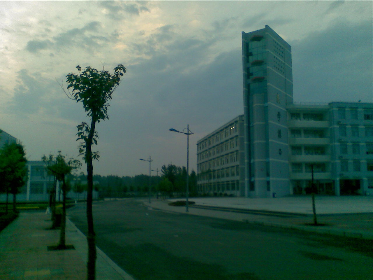 微山一中微山县第一中学高考前夕校园.jpg